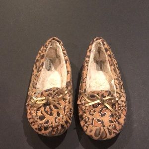 Girls animal print 🐆 moccasins